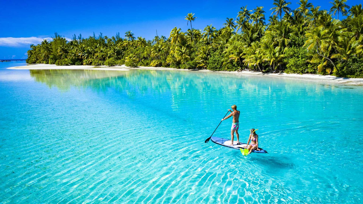 travel to cook islands from auckland
